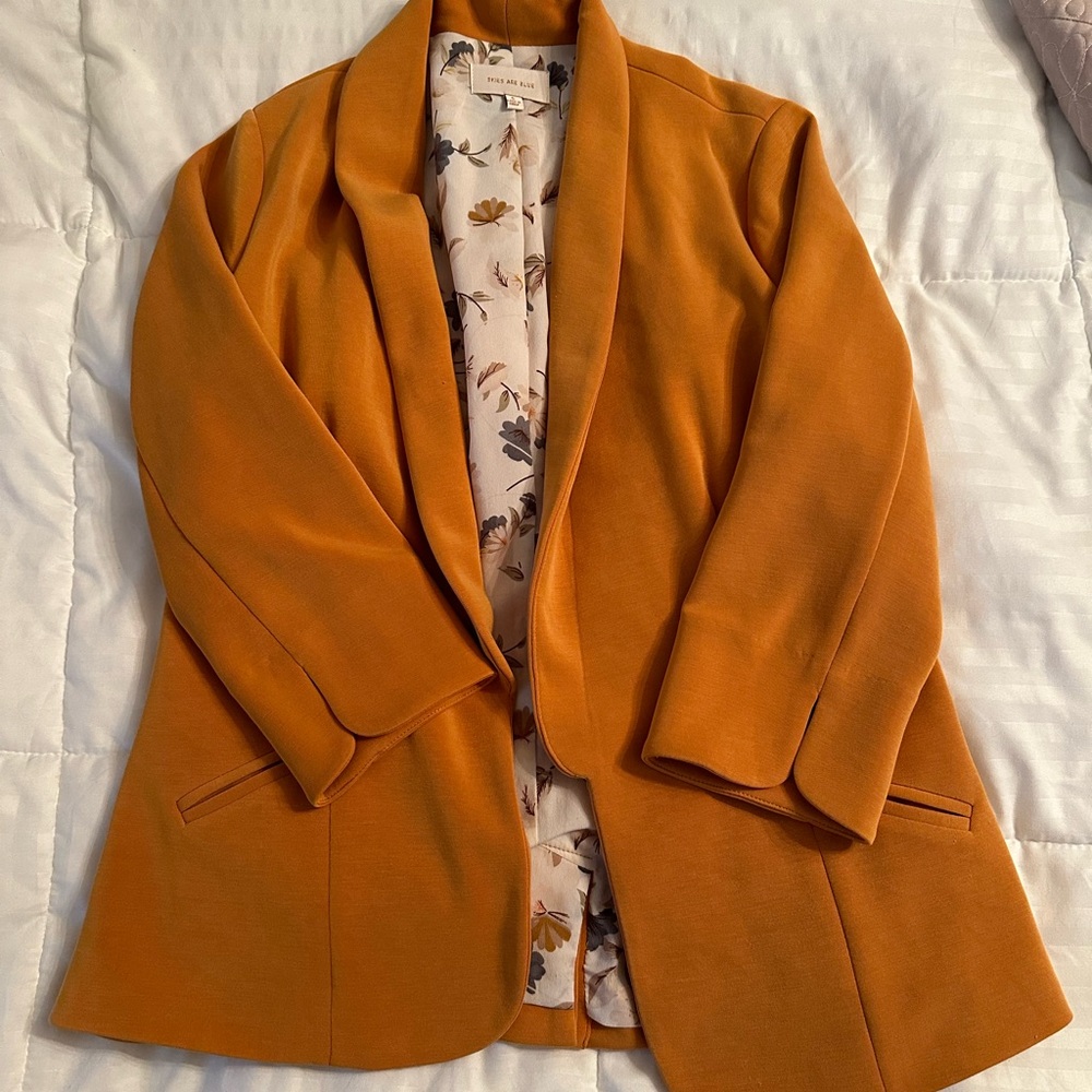 Beautiful blazer.